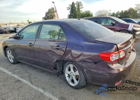 2013 Toyota Corolla Base z USA, uszkodzony, nr VIN 2T1BU4EE7DC084791